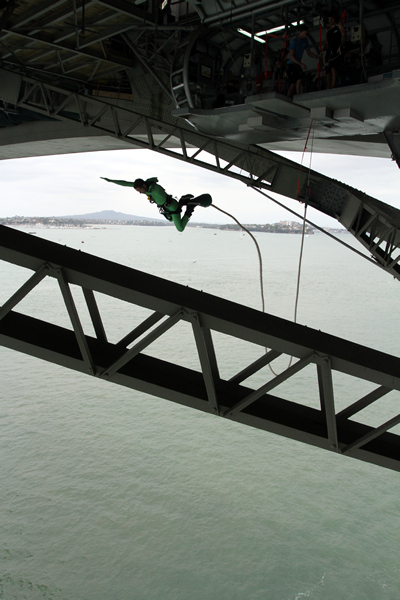 Bungy Jumping, Auckland Harbour Bridge