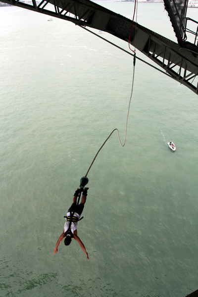Bungy Jumping, Auckland Harbour Bridge